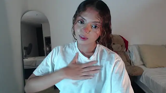 Snapshot of ValienteGirl_ chatting on 02-28-26, 02:12 ValienteGirl online show from 02-28-26, 02:12