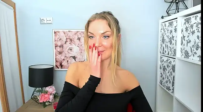 Snapshot of AulloraHoney chatting on 02-24-25, 07:41 AulloraHoney online show from 02-24-25, 07:41