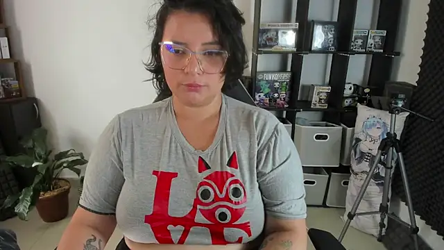 aika-dreams online show from 12-23-24, 04:17