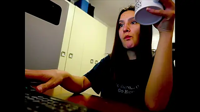 GodlyTheia online show from 04-10-26, 03:39