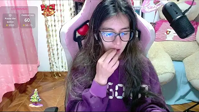 Maggie Fox3 online show from 11-22-25, 12:31