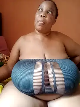 Snapshot of Lovelyboobs01 chatting on 01-11-25, 02:15 Lovelyboobs01 online show from 01-11-25, 02:15