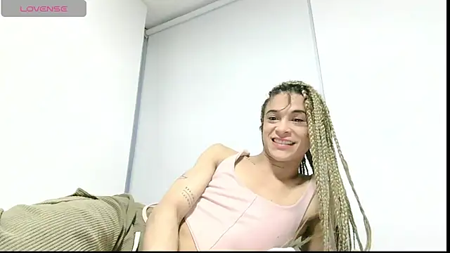 Snapshot of stormytt_ chatting on 05-24-26, 10:42 stormytt online show from 05-24-26, 10:42