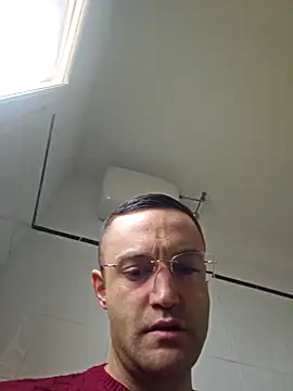 Snapshot of enricso chatting on 02-08-25, 09:46 enricso online show from 02-08-25, 09:46