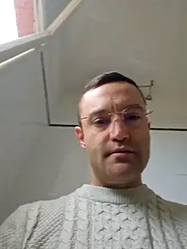 Snapshot of enricso chatting on 02-17-25, 02:15 enricso online show from 02-17-25, 02:15