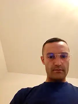 Snapshot of enricso chatting on 09-21-25, 12:18 enricso online show from 09-21-25, 12:18