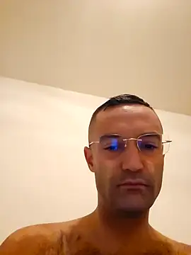 Snapshot of enricso chatting on 10-01-25, 06:52 enricso online show from 10-01-25, 06:52