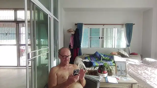 Snapshot of 58klaus chatting on 07-11-26, 04:37 58klaus online show from 07-11-26, 04:37