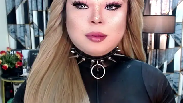 Snapshot of Mistress_DOMnicaaxx chatting on 09-14-25, 06:18 Mistress DOMnicaaxx online show from 09-14-25, 06:18