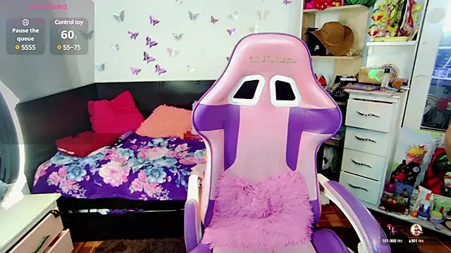 Snapshot of Naasha_ chatting on 12-14-24, 11:07 Naasha online show from 12-14-24, 11:07