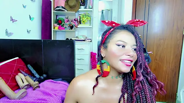 Snapshot of Naasha_ chatting on 02-16-25, 08:33 Naasha online show from 02-16-25, 08:33