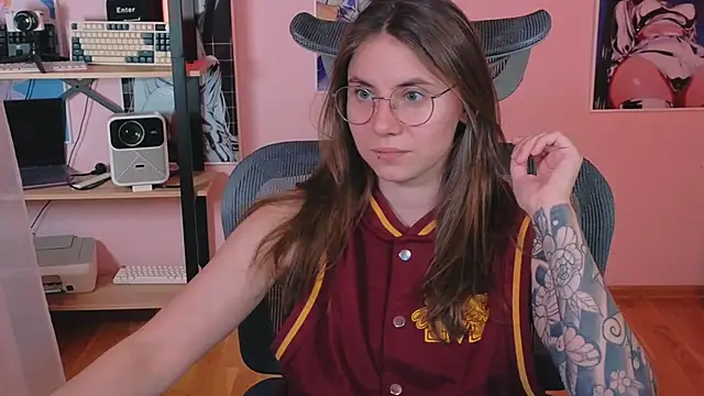  AnnaStark  online show from 05-10-26, 08:30