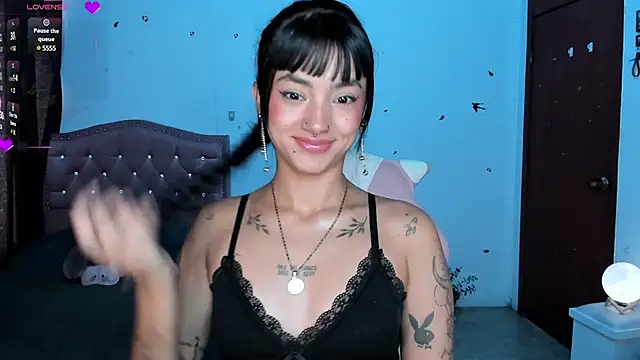 Lizzie corner v online show from 01-10-25, 02:45