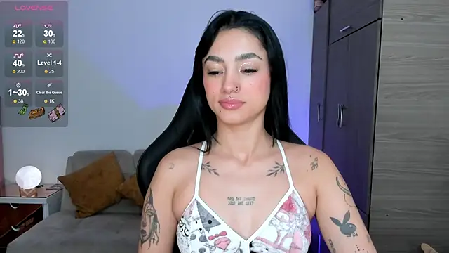 Lizzie corner v online show from 01-15-26, 01:59