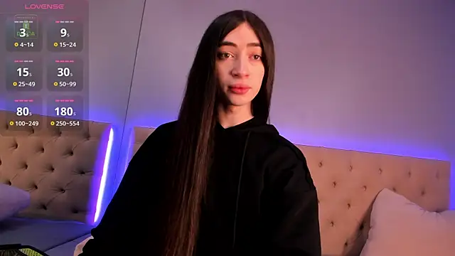 NickieRainer online show from 01-17-25, 08:24