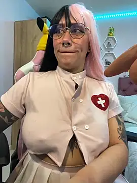 Luna Paris  online show from 11-10-25, 02:05