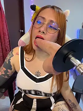 Luna Paris  online show from 06-17-26, 03:24