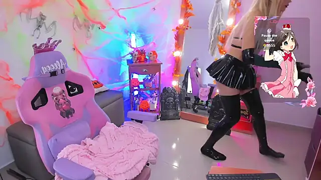 Snapshot of alessandrathedoll chatting on 10-10-25, 07:02 alessandrathedoll online show from 10-10-25, 07:02