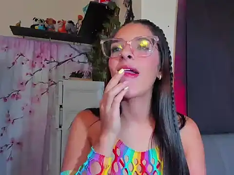 Snapshot of annyluna1 chatting on 05-12-26, 07:33 annyluna1 online show from 05-12-26, 07:33
