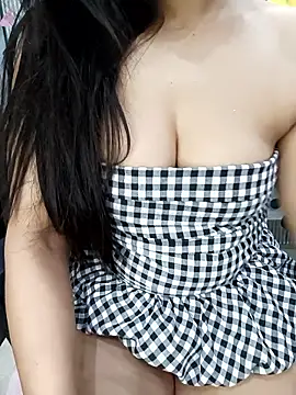 Snapshot of Beautiful_xxo chatting on 03-07-26, 05:43 Beautiful xxo online show from 03-07-26, 05:43