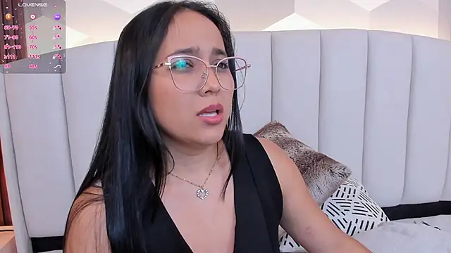 Snapshot of Sammy_Fit_ chatting on 03-22-25, 03:31 Sammy Fit online show from 03-22-25, 03:31