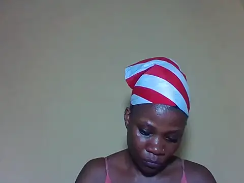 Snapshot of Sweetbaby004 chatting on 04-24-26, 06:32 Sweetbaby004 online show from 04-24-26, 06:32