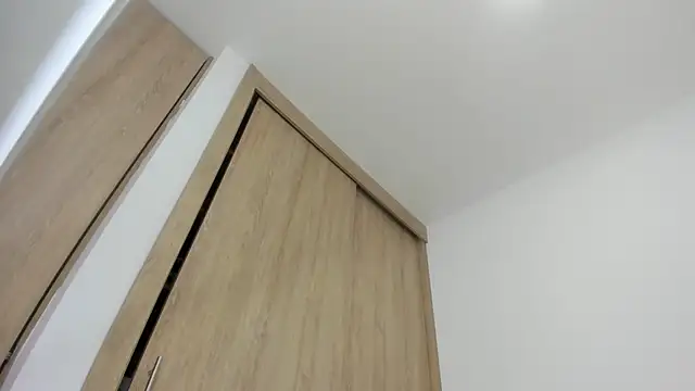 Snapshot of candyhotsquirt_xx chatting on 10-09-25, 11:03 candyhotsquirt xx online show from 10-09-25, 11:03