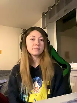 chibi moon  online show from 12-22-25, 07:00