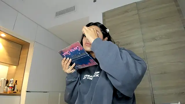 alexademie1 online show from 10-06-25, 02:14