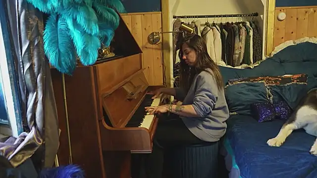 VanessaDoyle online show from 05-01-26, 04:55