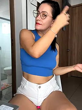 Verito hot online show from 10-19-25, 02:07