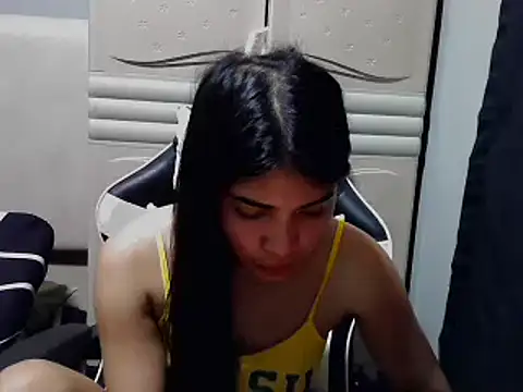 Miss unknown online show from 10-17-25, 03:53