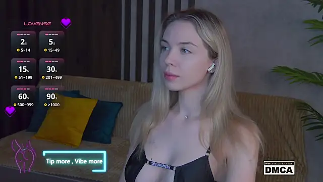 Holl1Would online show from 02-03-25, 03:42