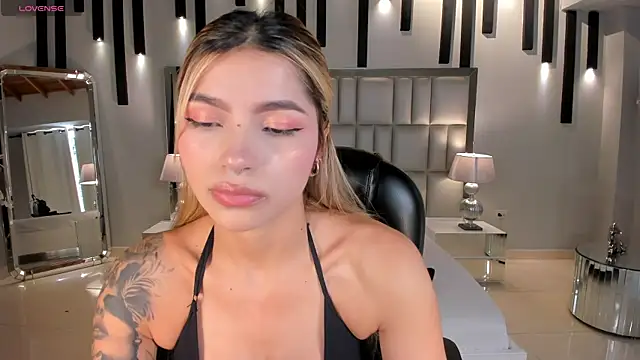 LexieWayne online show from 06-10-26, 07:46