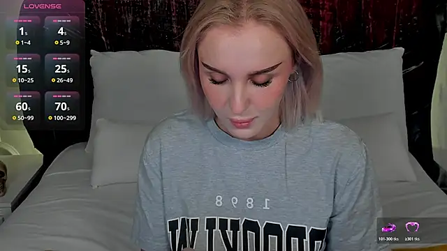 LianaFord online show from 10-17-25, 10:34