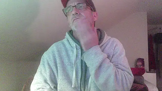 Snapshot of OralDesires2 chatting on 02-06-25, 02:00 OralDesires2 online show from 02-06-25, 02:00