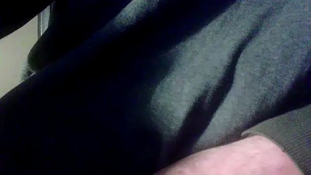 Snapshot of OralDesires2 chatting on 03-04-25, 01:55 OralDesires2 online show from 03-04-25, 01:55
