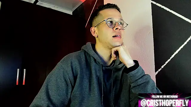 Snapshot of Cris_myster chatting on 03-08-25, 04:34 Cris myster online show from 03-08-25, 04:34