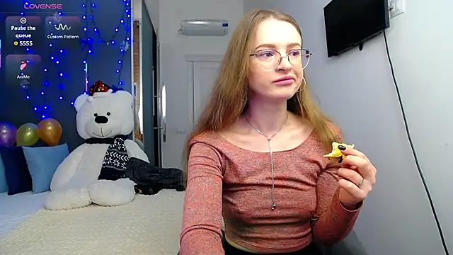 KateJonson online show from 02-14-25, 08:21