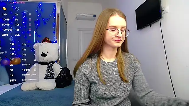 KateJonson online show from 03-13-25, 07:31