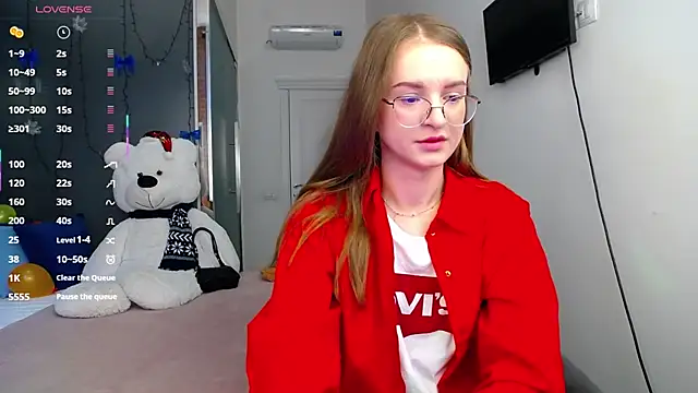 KateJonson online show from 03-21-25, 08:28