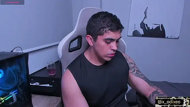 Snapshot of x-odixeo chatting on 01-19-26, 01:09 x-odixeo online show from 01-19-26, 01:09