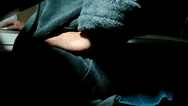 suedel65 online show from 10-20-25, 03:51