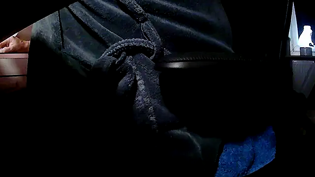 suedel65 online show from 12-05-25, 03:04