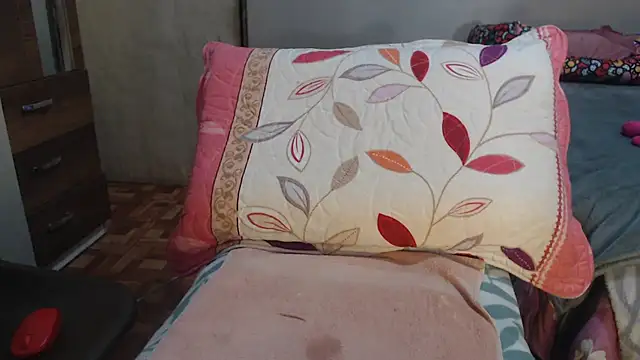 gatitas traviesas online show from 10-09-25, 02:15