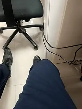 Desi Londa 143 online show from 03-13-25, 06:37