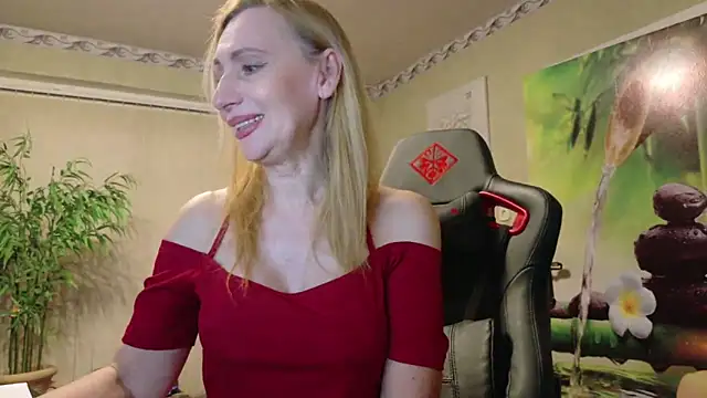 Snapshot of HotLana69 chatting on 04-09-26, 06:46 HotLana69 online show from 04-09-26, 06:46