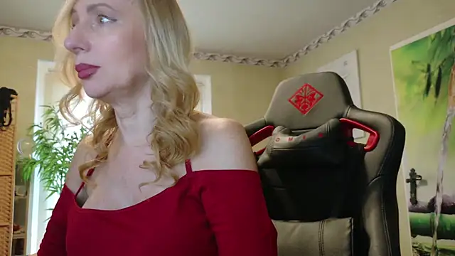 Snapshot of HotLana69 chatting on 05-12-26, 04:37 HotLana69 online show from 05-12-26, 04:37