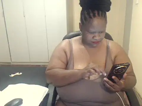 Snapshot of sweetnoziexx chatting on 02-05-25, 06:02 sweetnoziexx online show from 02-05-25, 06:02