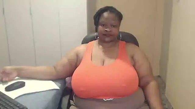 Snapshot of sweetnoziexx chatting on 09-17-25, 05:31 sweetnoziexx online show from 09-17-25, 05:31
